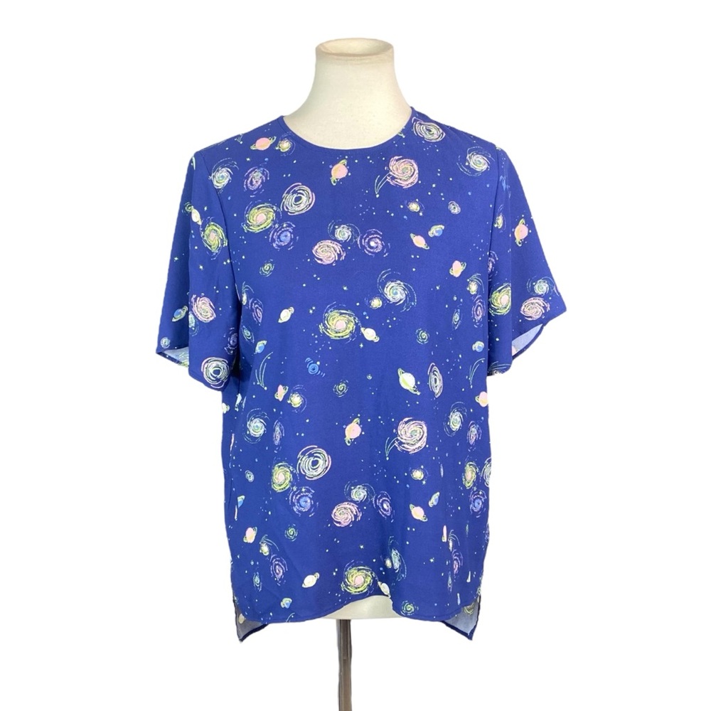 Woman’s Modcloth “lost in space” hi low blouse size M
